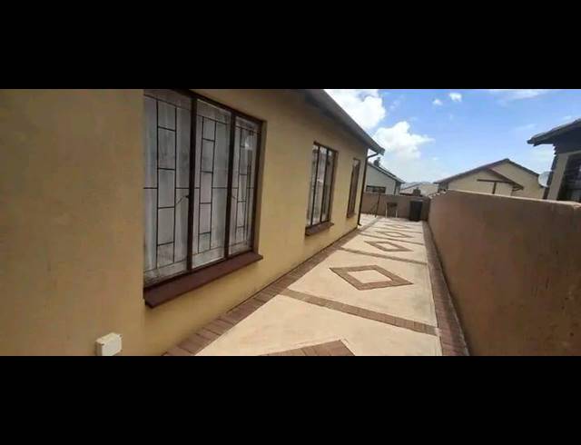 3 BEDROOM HOUSE FOR SALE IN SOSHANGUVE VV